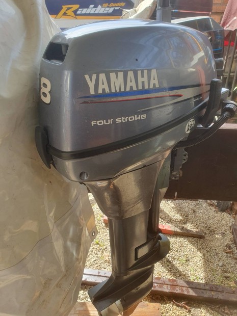 Yamaha 8 le 4tem