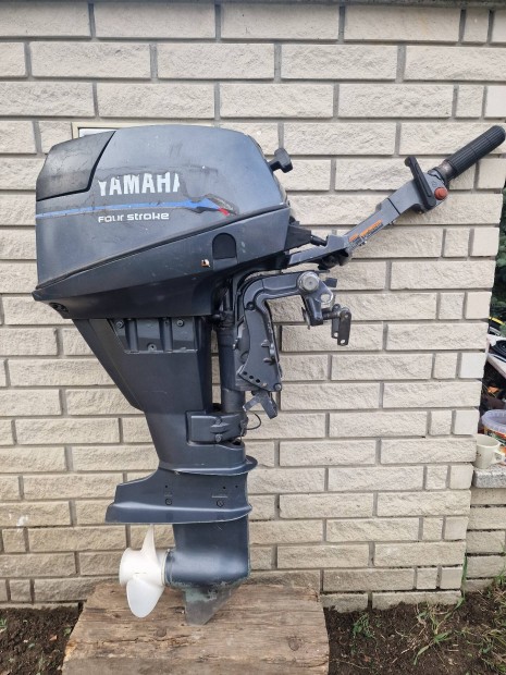 Yamaha 9,9 négyütemű csónakmotor