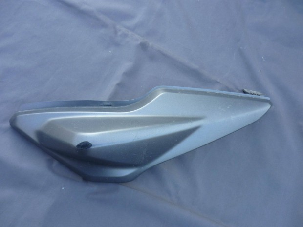 Yamaha Aerox 4 NS oldalidom �l�s alatti idom