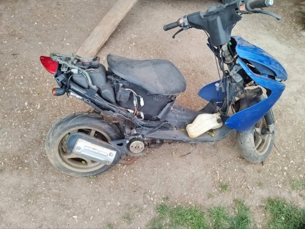 Yamaha Aerox alkatrészek alkatrész bontás
