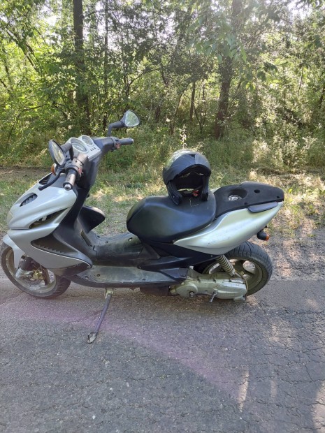 Yamaha Aerox elad
