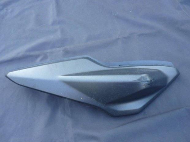 Yamaha Aerox oldalidom �l�s alatti idom Aerox 4 NS