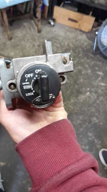 Yamaha BWS 100 gyujt�skapcsol�