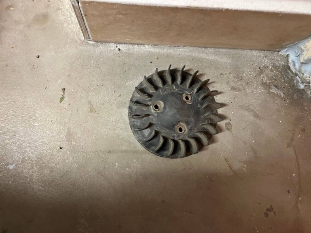 Yamaha BWS Aprilia SR ll minarelli gyri ventiltor lapt Szfvr