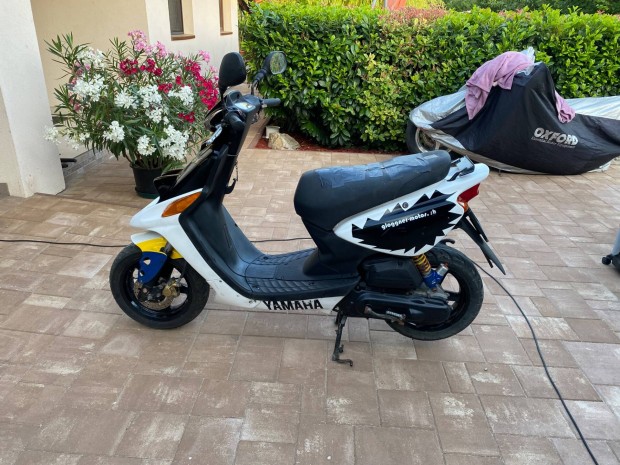 Yamaha Bws alkatrsznek egyben