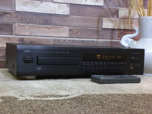 Yamaha CDX-660 cd játszó távirányítóval