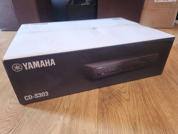Yamaha CD-S303 fekete, hibtlan
