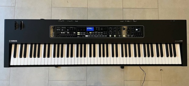 Yamaha CK-88 sznpadi s stdi zongora