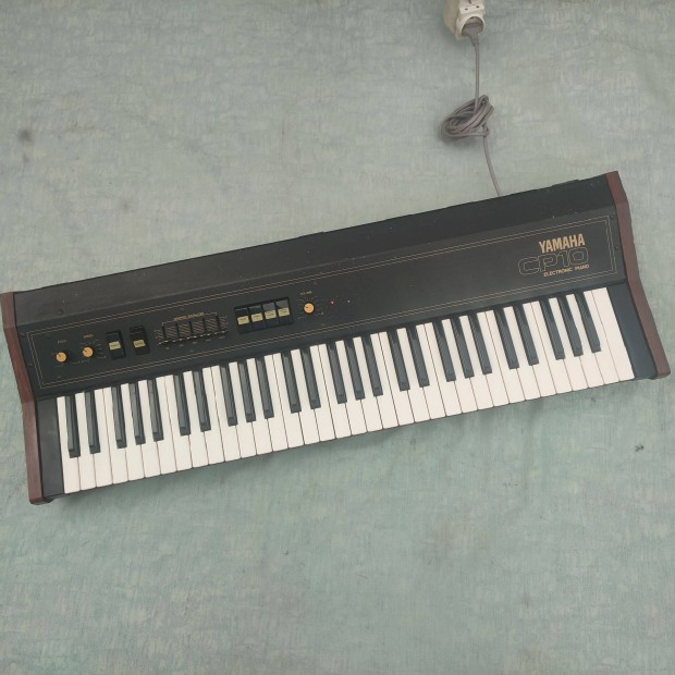 Yamaha CP10 vintage szintetiztor