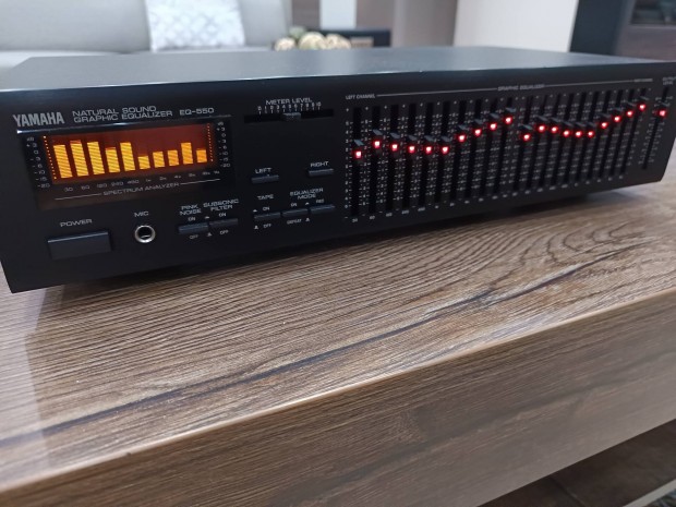 Yamaha EQ-550