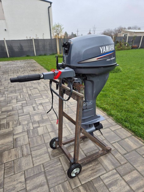 Yamaha F15 csnakmotor