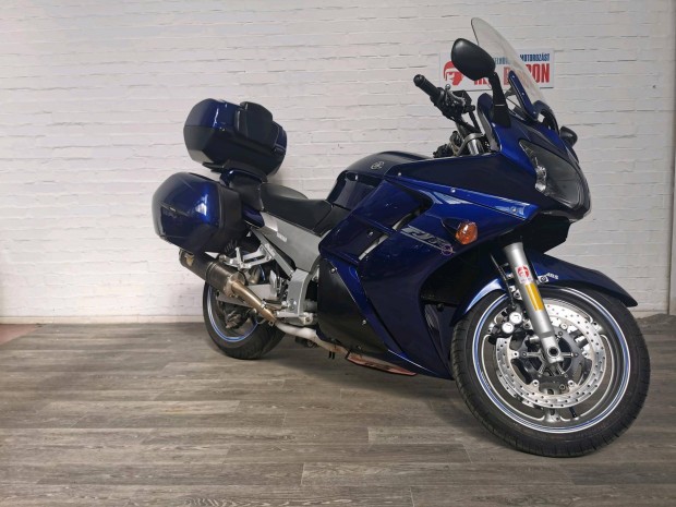 Yamaha FJR 1300 rsos RED Baron Garancival!