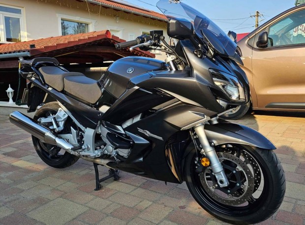 Yamaha FJR 1300 kitűnő állapotban