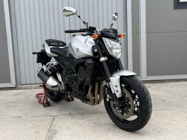 Yamaha FZ1 ....
