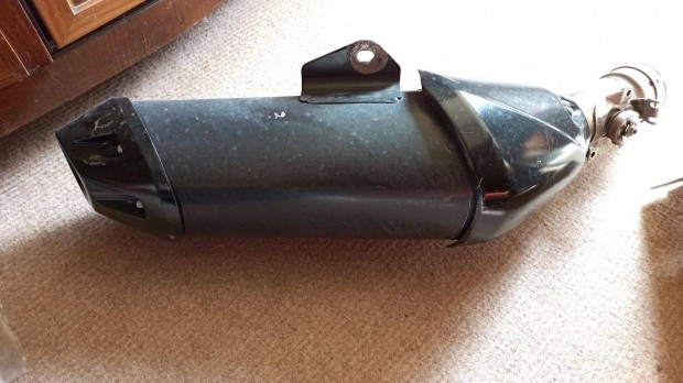 Yamaha FZ1 gyri kipufog elad