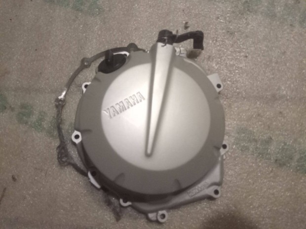 Yamaha FZ6 04'től bontott kuplung fedél