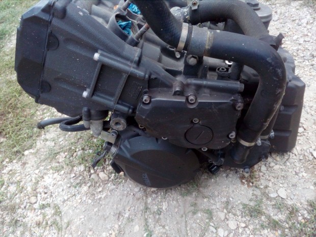 Yamaha FZ6 FZ 6 alkatr�sz, motorblokk