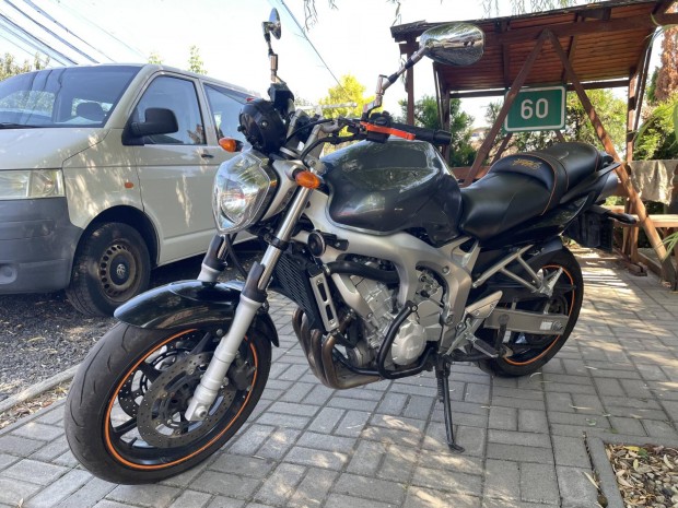 Yamaha FZ6-N 2. tulajdonostól szervizkönyvvel e...