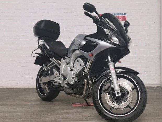 Yamaha FZ6-S (Fazer) Entry Bike! RED Baron Gara...