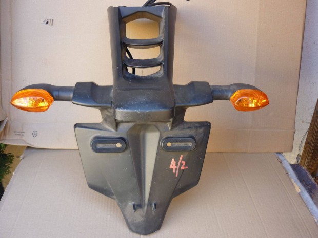 Yamaha Fazer farokidom farok idom rendszmtart