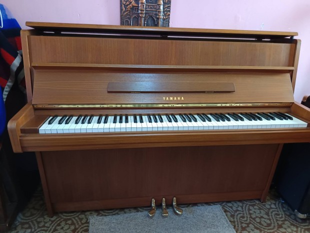 Yamaha Fiatal Pianino Ujszeren Hangolva 