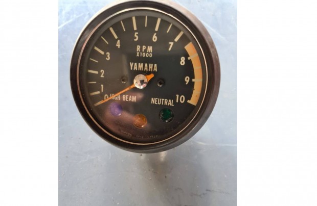 Yamaha Fordulatsz�mm�r� �ra