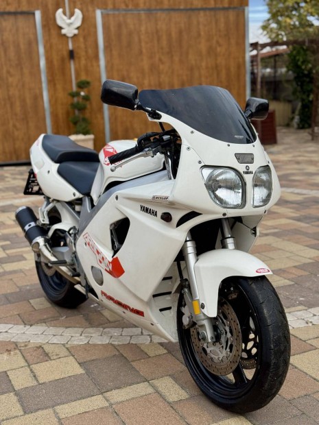 Yamaha Fzr 600 R