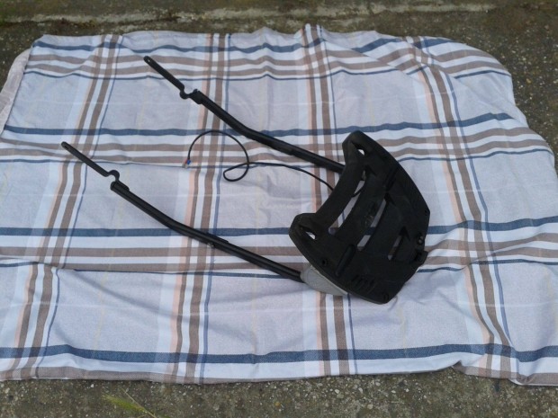 Yamaha Fzs 600 csomagtartó konzol