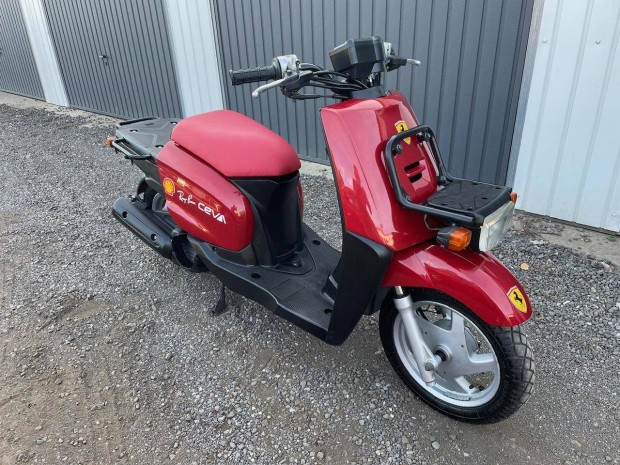 Yamaha Gear 50 4ütemű---gyári állapot---ferrari...