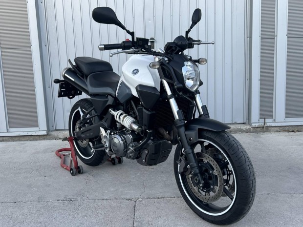 Yamaha MT-03 ..