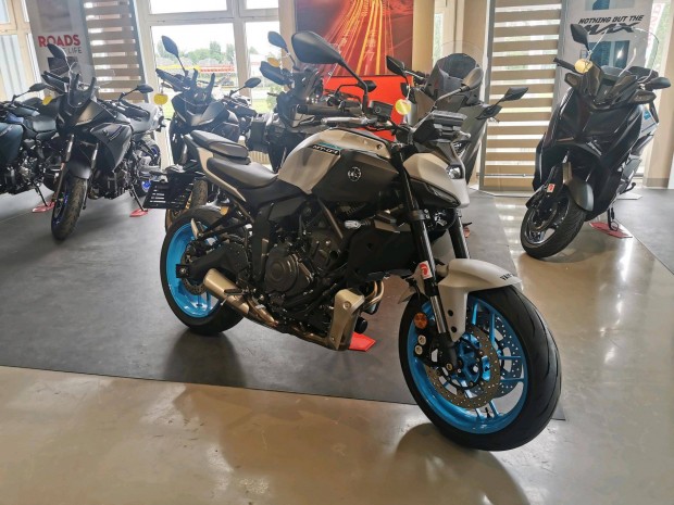 Yamaha MT-07 3+1 v rsos Red Baron garancival!