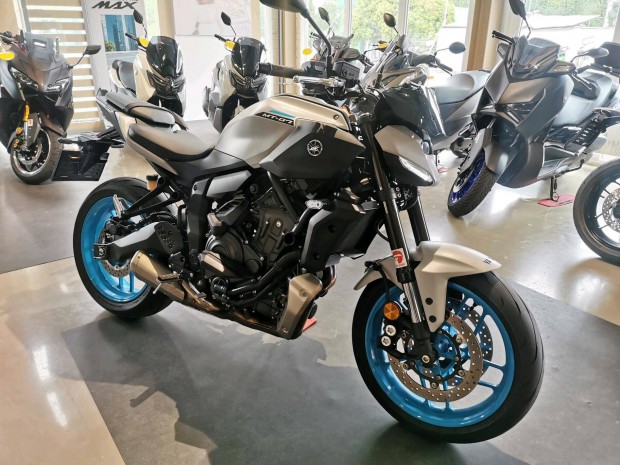 Yamaha MT-07 3+1 v rsos Red Baron garancival!