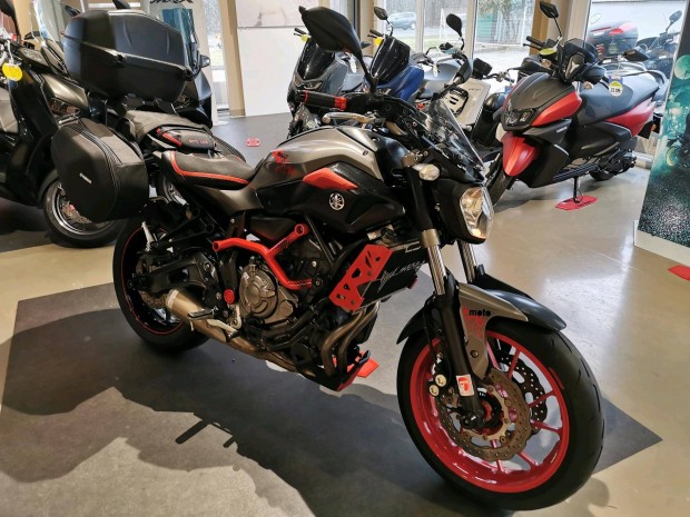 Yamaha MT-07 rsos RED Baron Garancival!