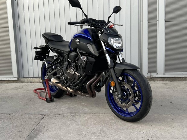Yamaha MT-07 ..