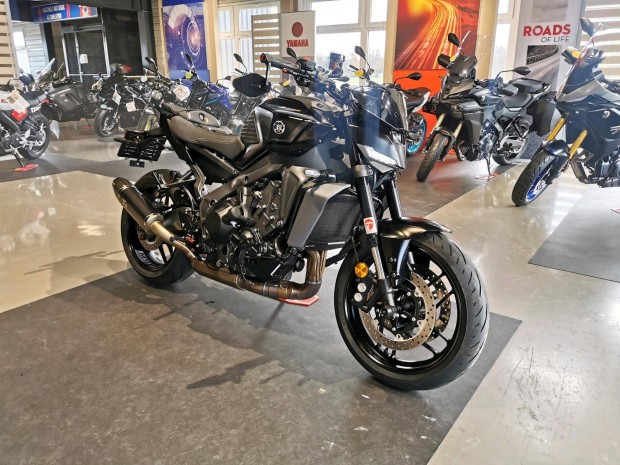 Yamaha MT-09 Yamt rsos RED Baron Garancival!