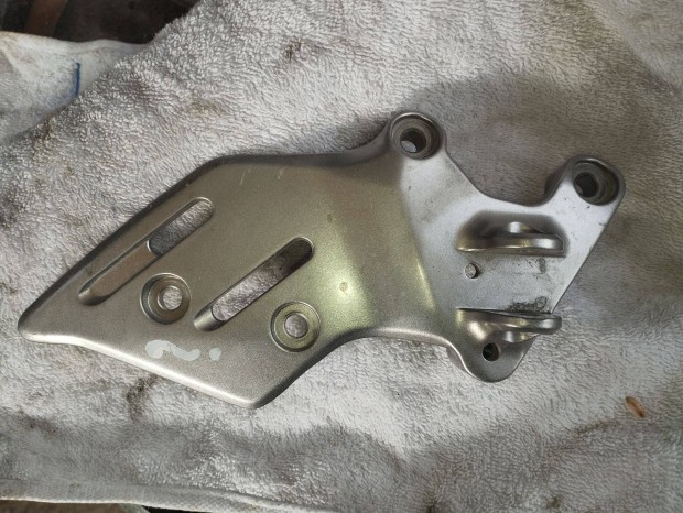 Yamaha MT 09 l�btart� konzol