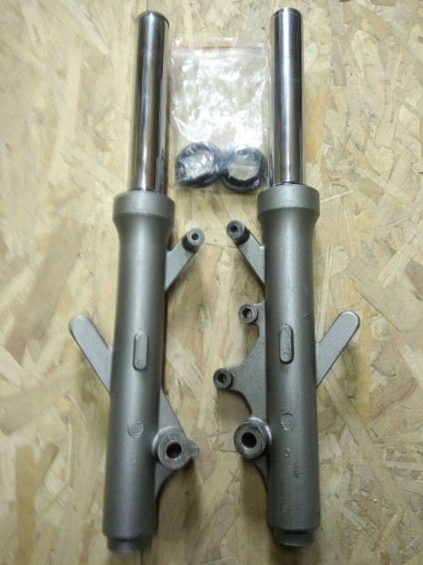 Yamaha Majesty/MBK Skyliner els� teleszk�p p�r