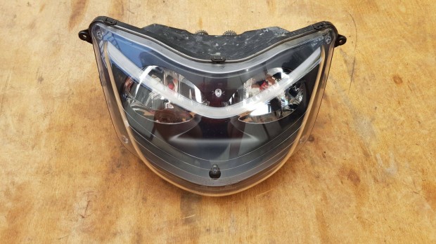 Yamaha Majesty YP 250 első lámpa