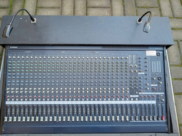 Yamaha Mg 32/14 FX keverő