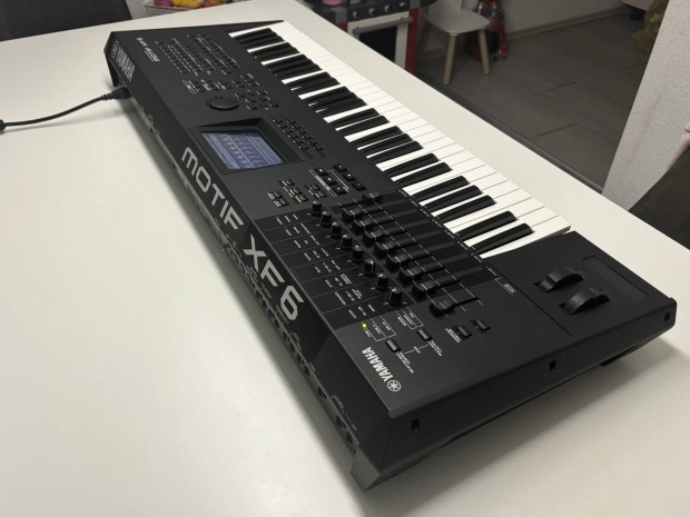 Yamaha Motif XF6