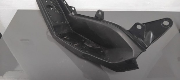 Yamaha N-max Bal oldali taposó