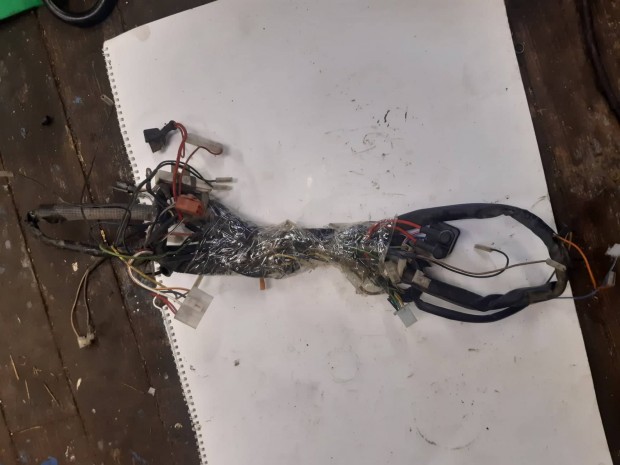 Yamaha Neos 100 kbel kteg