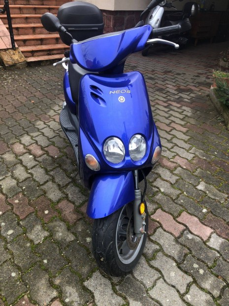 Yamaha Neos robog�