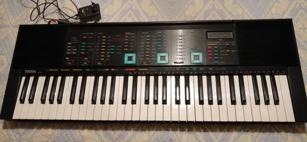 Yamaha PSR-90 szintetiztor. 