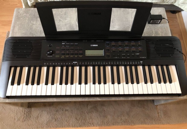 Yamaha PSR-E273 szintetiztor keyboard