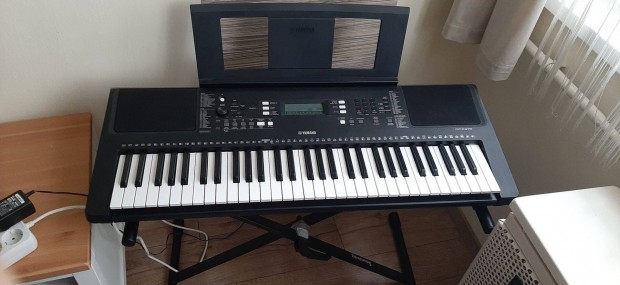 Yamaha PSR-E373 szintetiztor