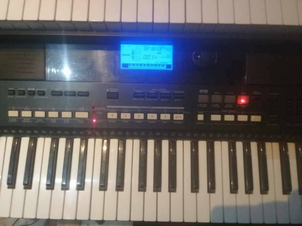 Yamaha PSR E433