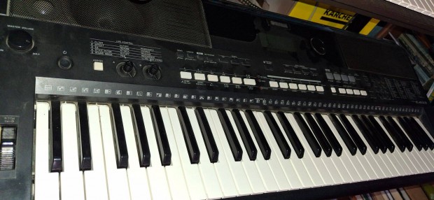 Yamaha PSR E 433 szintetizátor