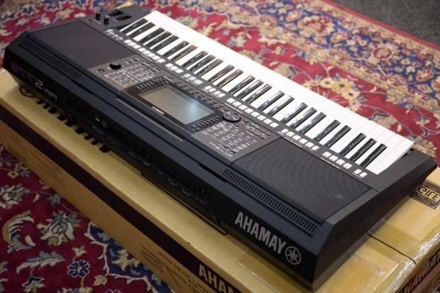 Yamaha PSR S775 -Szintetiztor