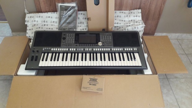 Yamaha PSR-S970 elad